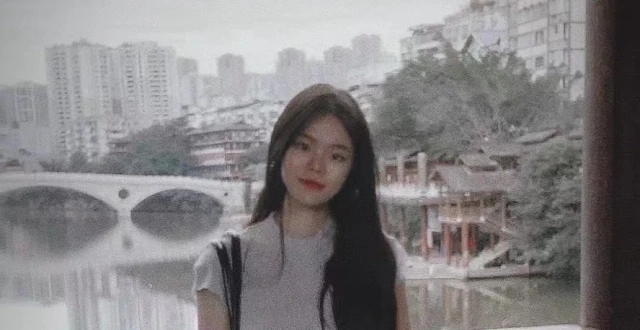 “00后守墓人”回应人气:月薪三四千元,墓地吃住