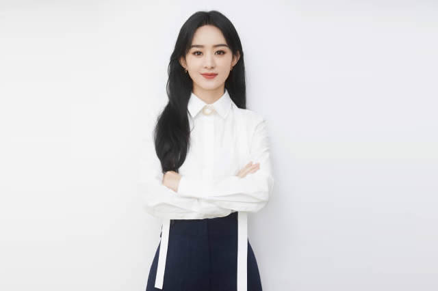 晚宴上,张纪中频频看向真空上阵的女演员,而王晶却目不斜视。为什么?