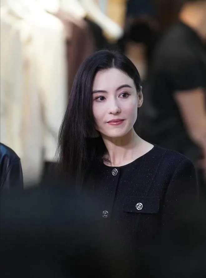 46岁台湾省演员成功寻亲!看到85岁的大叔激动的哭了,他称赞家乡菜很香