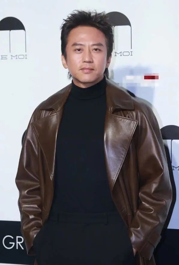 黄晓明公开承认恋爱,得到全网祝福!范:你终于出来了!